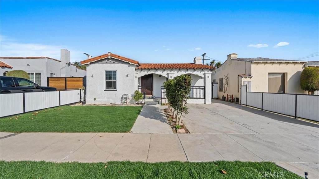 715 104th St - Photo 1