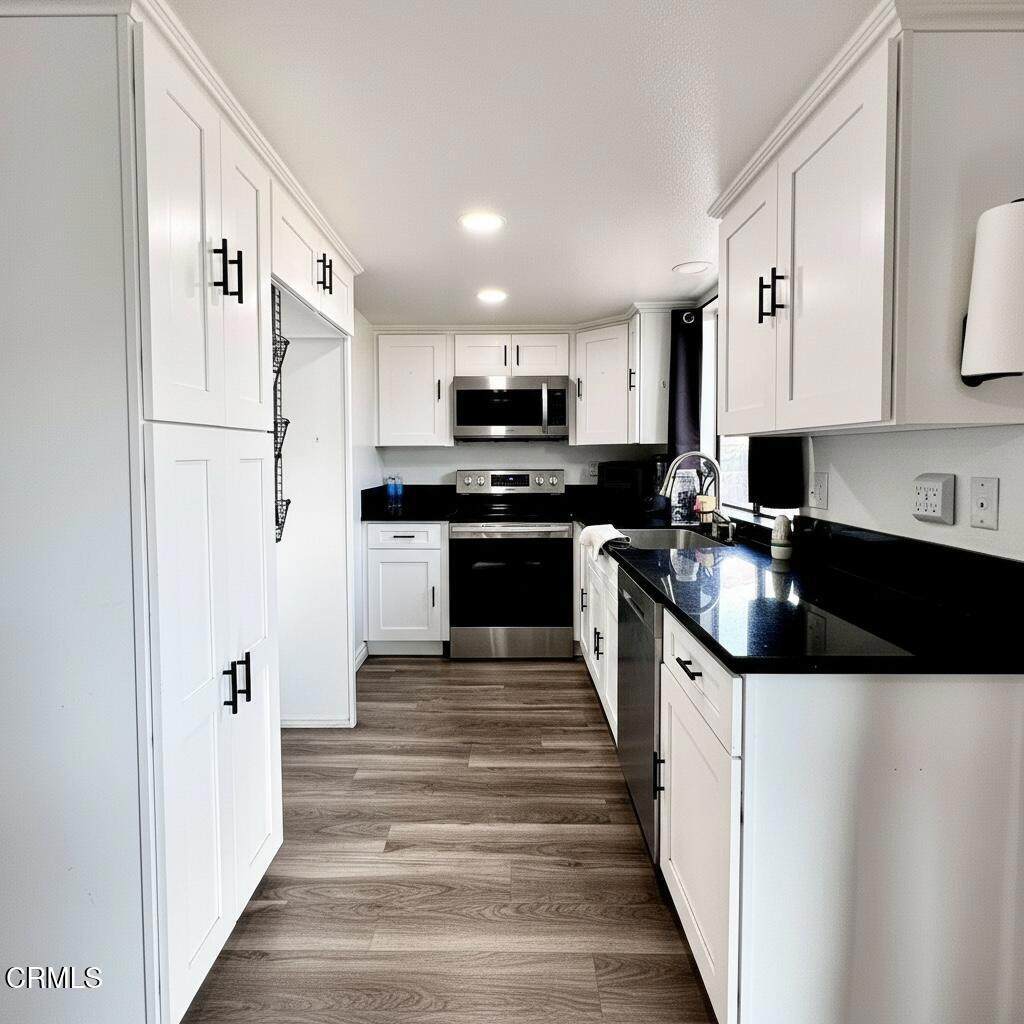 129 Ventura Street - Photo 1