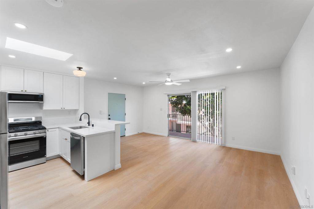 930 Avenue - Photo 1