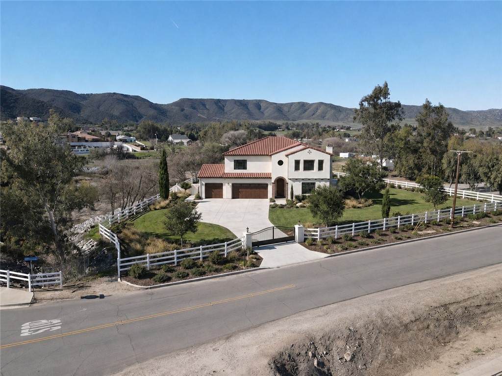 https://bt-photos.global.ssl.fastly.net/socal/orig_boomver_3_404779272-2.jpg