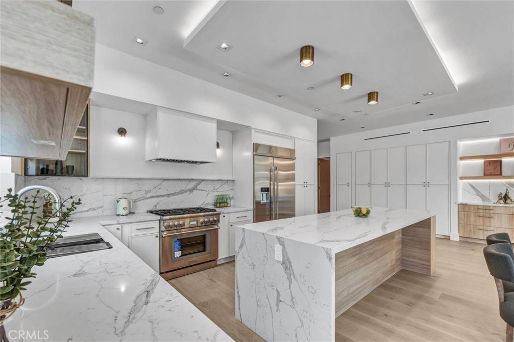 6238 Babcock Avenue - Photo 1