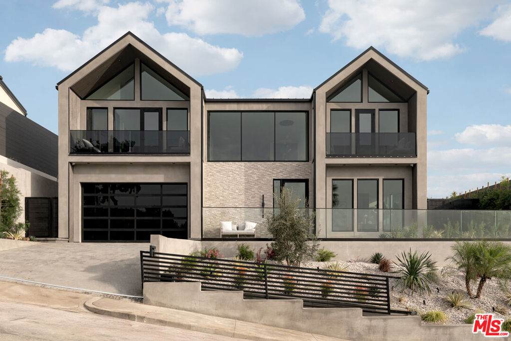 9919 Girla Way - Photo 1