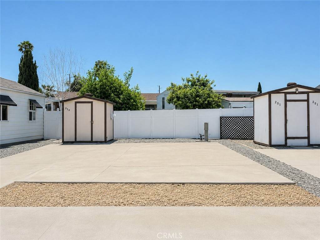 1295-250 Cawston Avenue - Photo 1