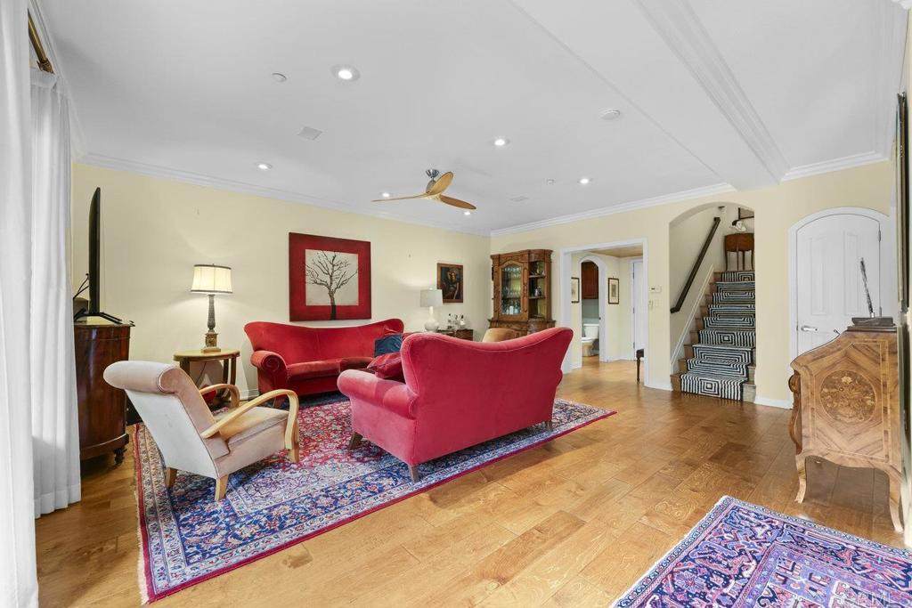 301 W G St - Photo 1