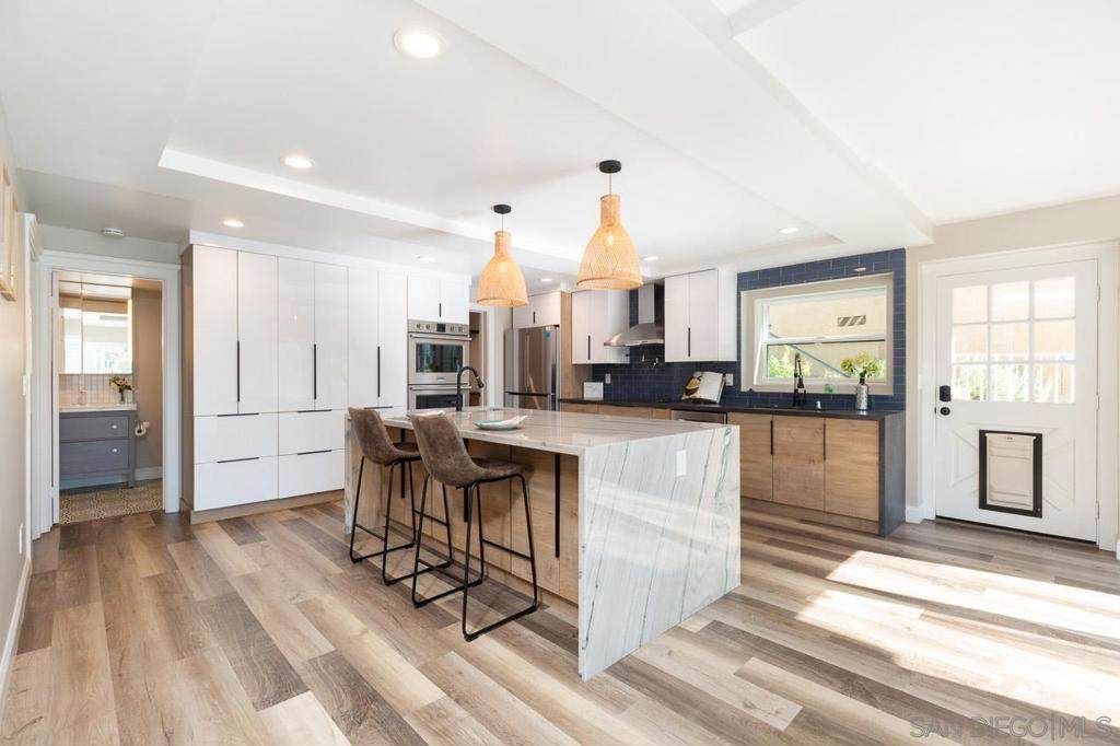 913 Johnson Ave - Photo 1