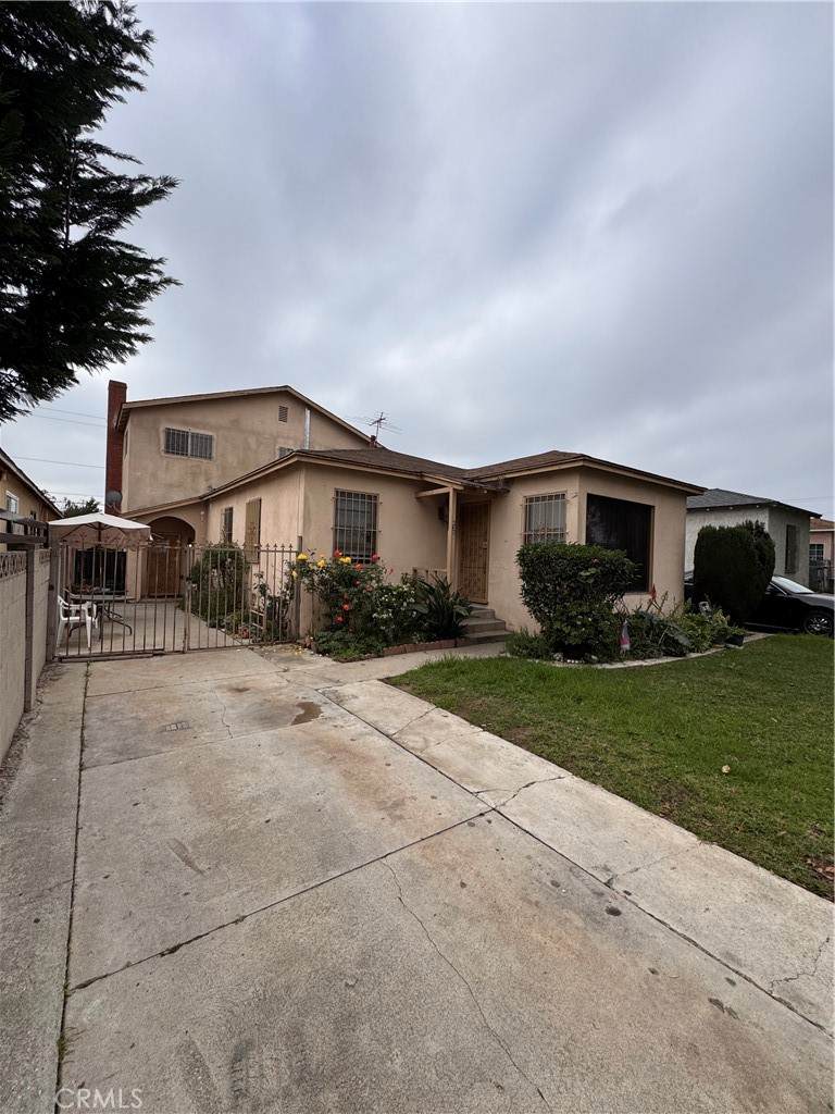 638 137th - Photo 1