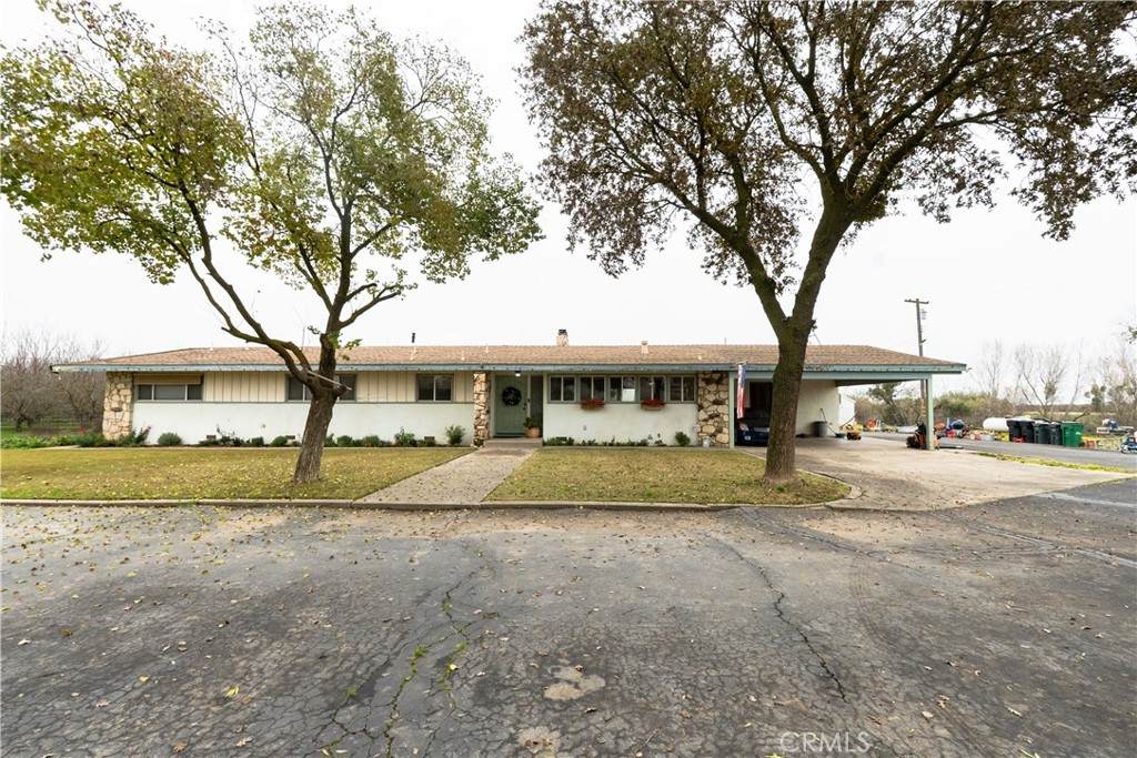 25565 Road 13 - Photo 1