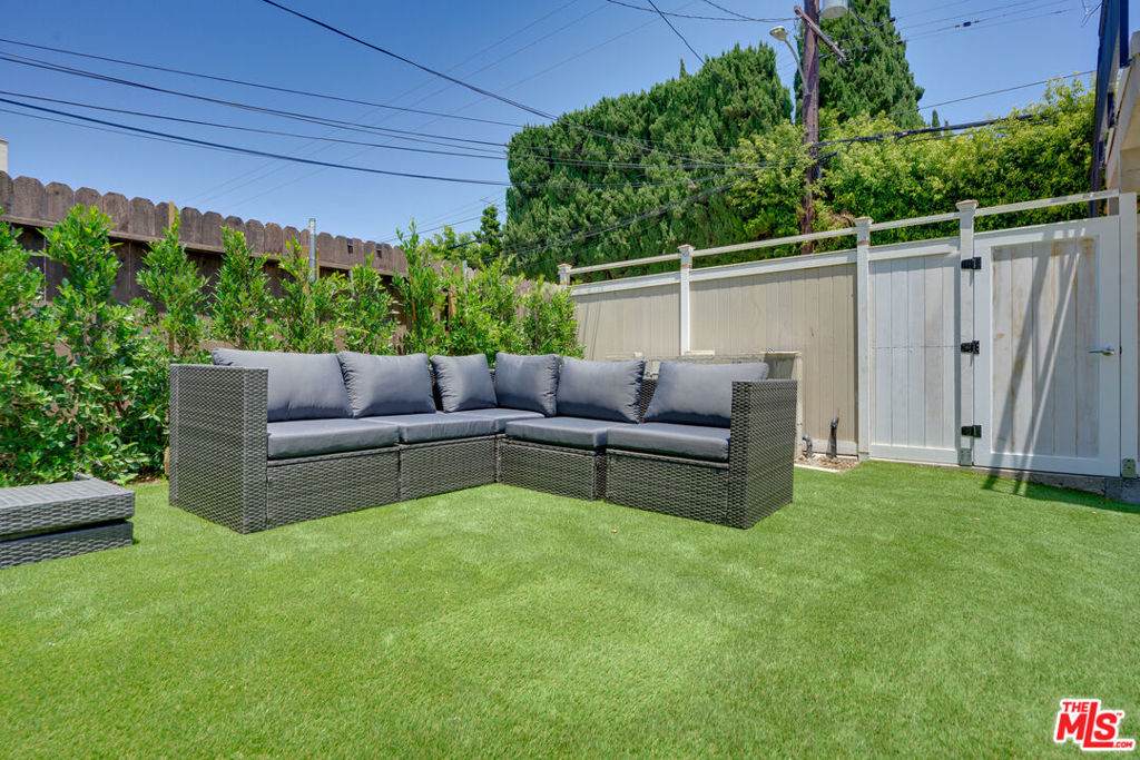 234 A Spalding - Photo 1