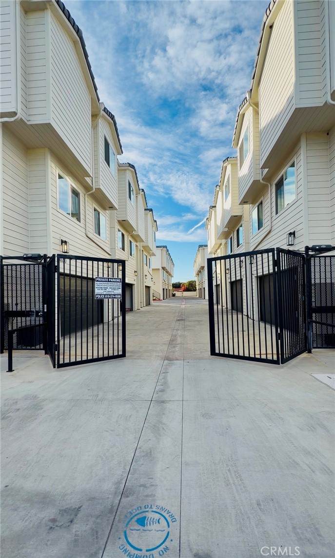 https://bt-photos.global.ssl.fastly.net/socal/orig_boomver_3_410337007-2.jpg