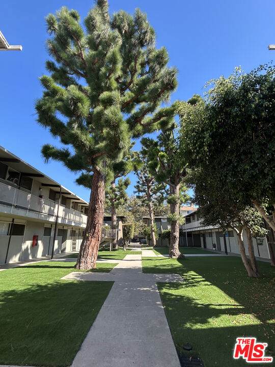https://bt-photos.global.ssl.fastly.net/socal/orig_boomver_3_410532310-2.jpg