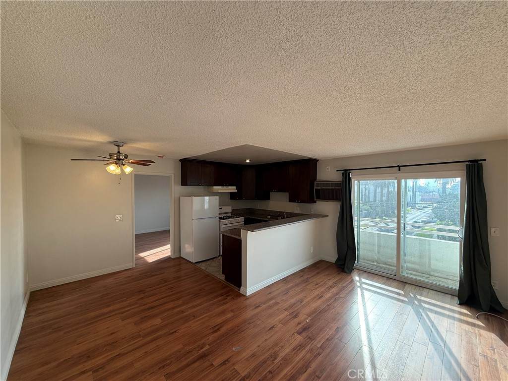 400 Hobart Boulevard - Photo 1