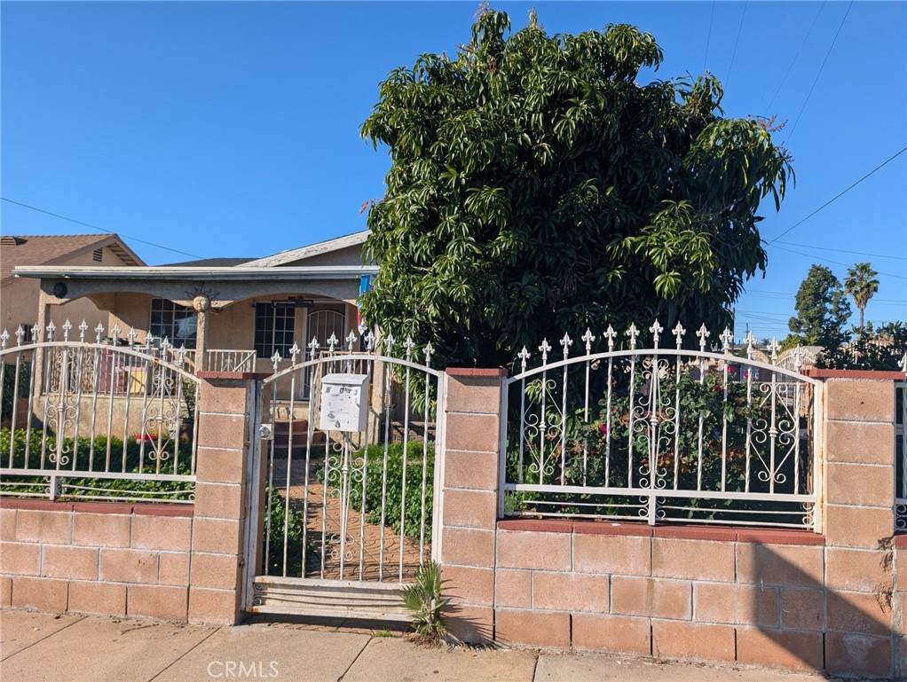 803 Rowan - Photo 1