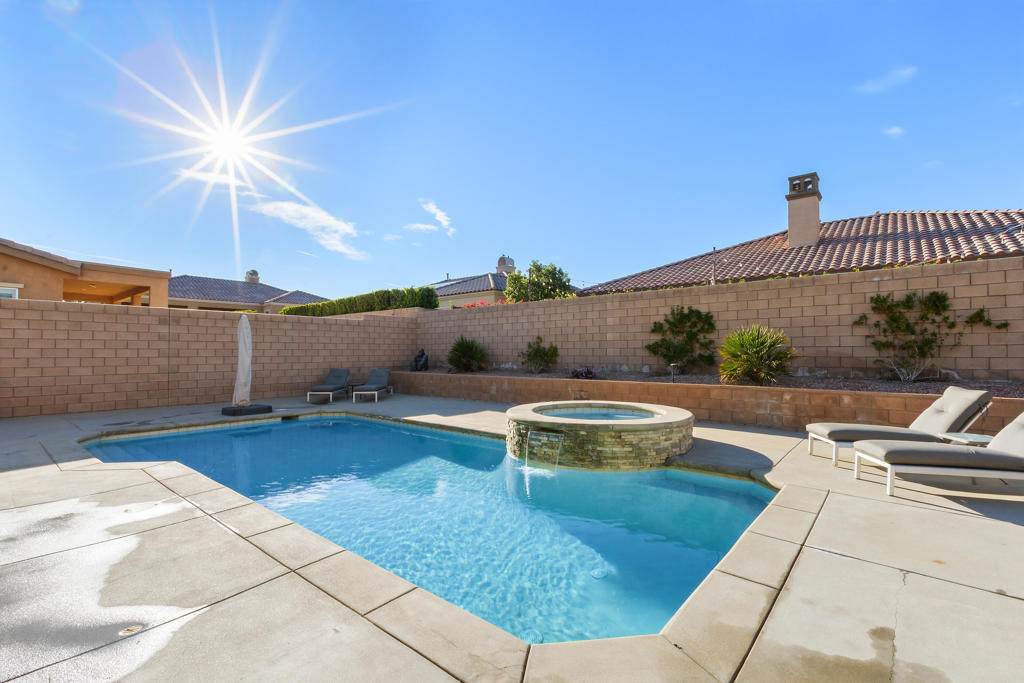 73824 Da Vinci Court - Photo 1