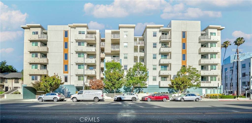 436 Virgil Avenue - Photo 1