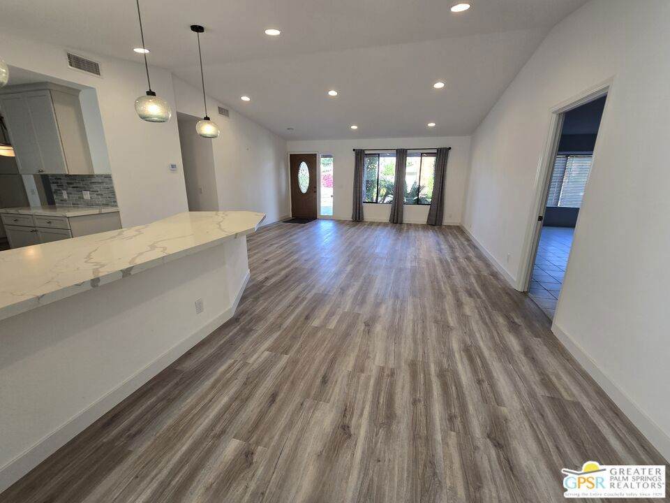 https://bt-photos.global.ssl.fastly.net/socal/orig_boomver_2_411805970-2.jpg