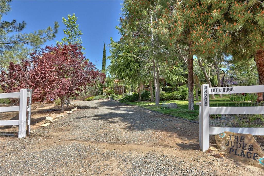 48208 Tanglewood Court - Photo 1