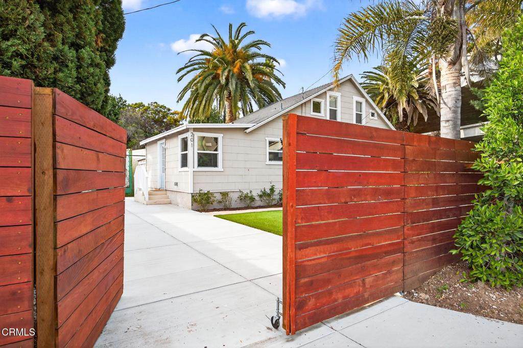 201 Olive Street - Photo 1