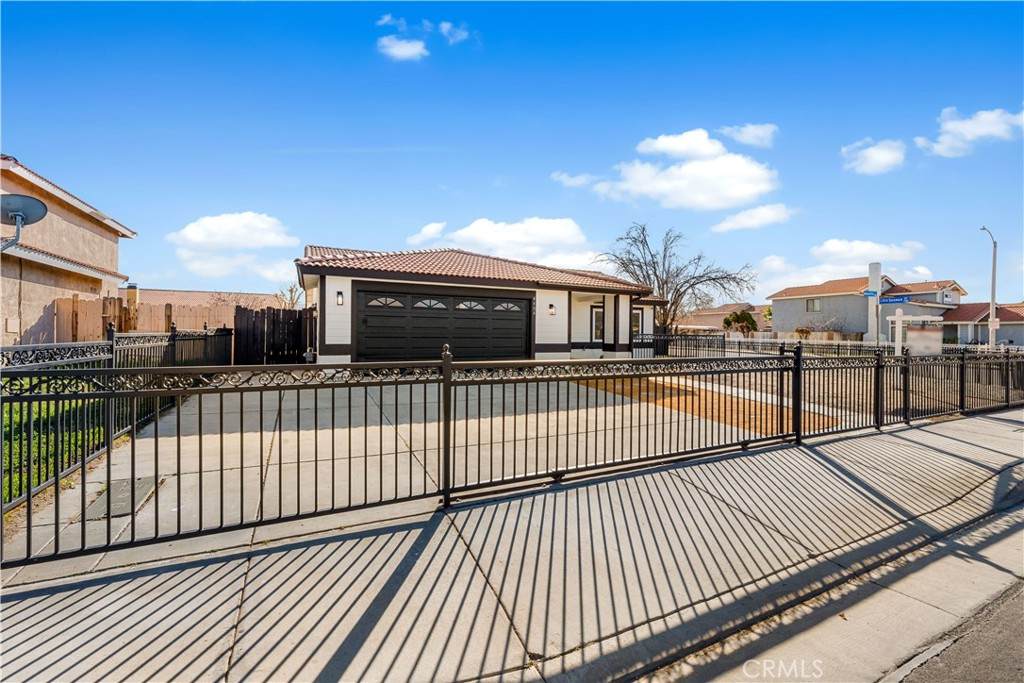 4604 Avenue R6 - Photo 1