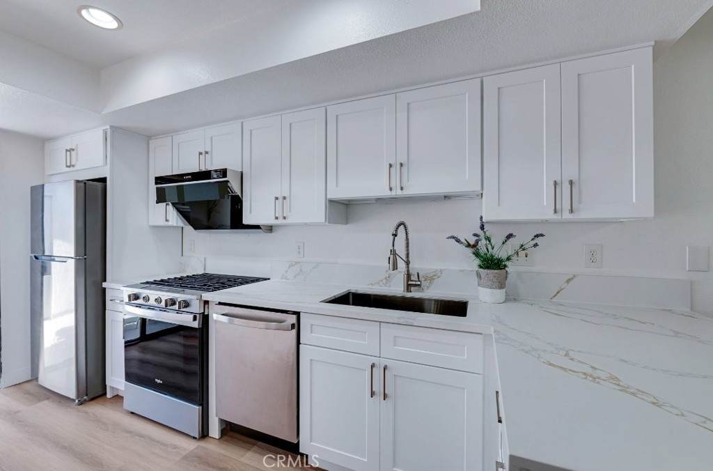10425 Hayford Street - Photo 1