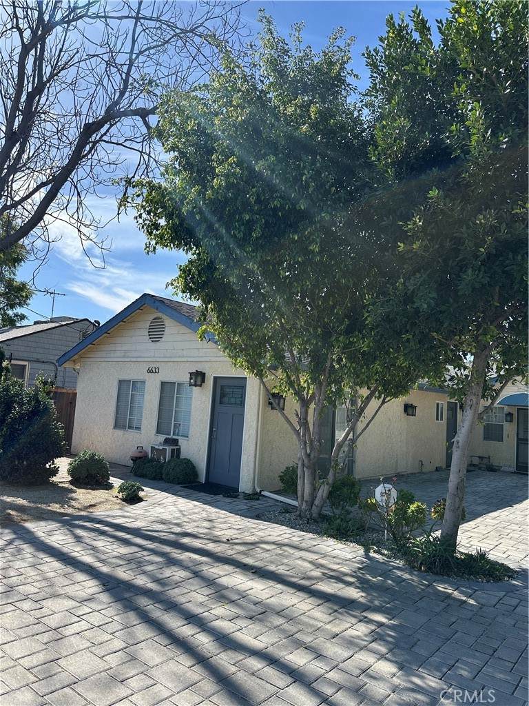 6633 Radford - Photo 1