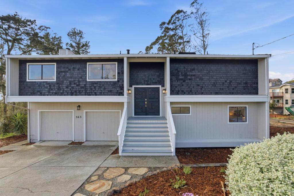 563 El Granada Boulevard - Photo 1