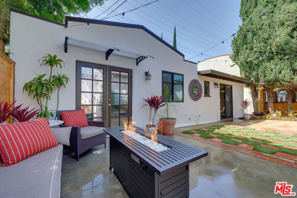 8818 Rosewood Avenue - Photo 1