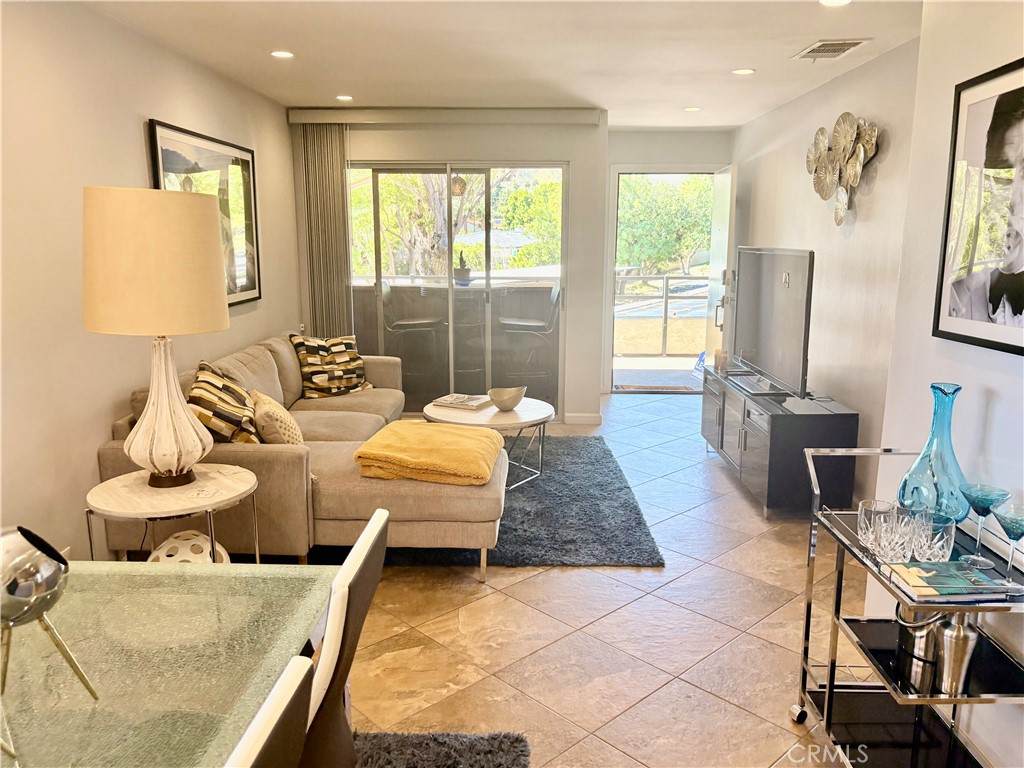 510 Villa Court - Photo 1