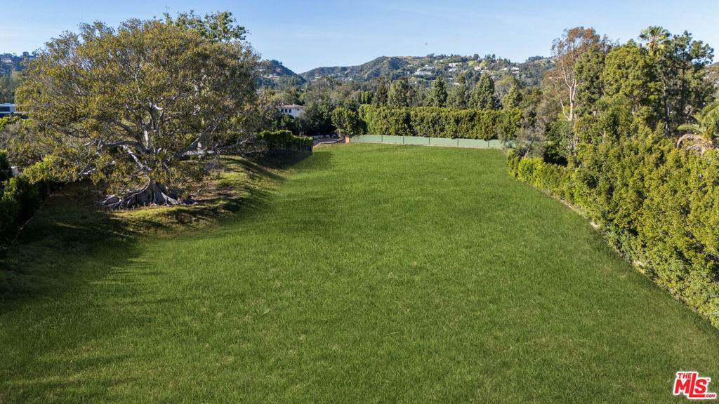 150 Carolwood Drive - Photo 1
