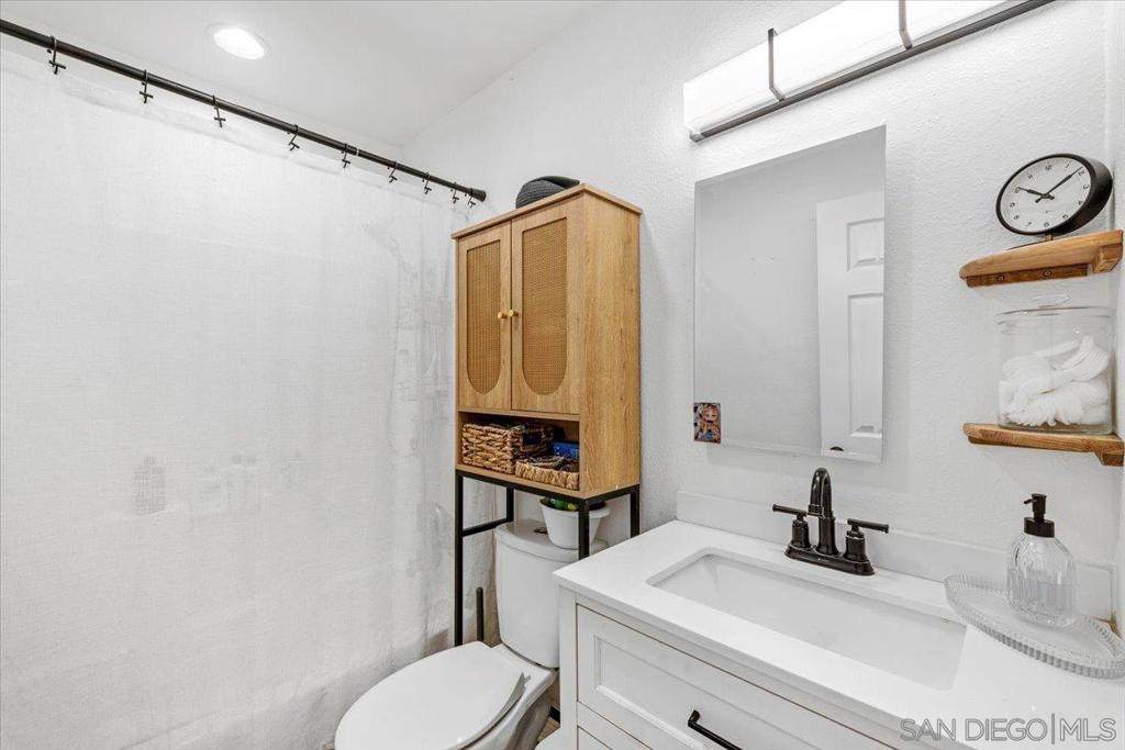 2127 Berry St - Photo 1