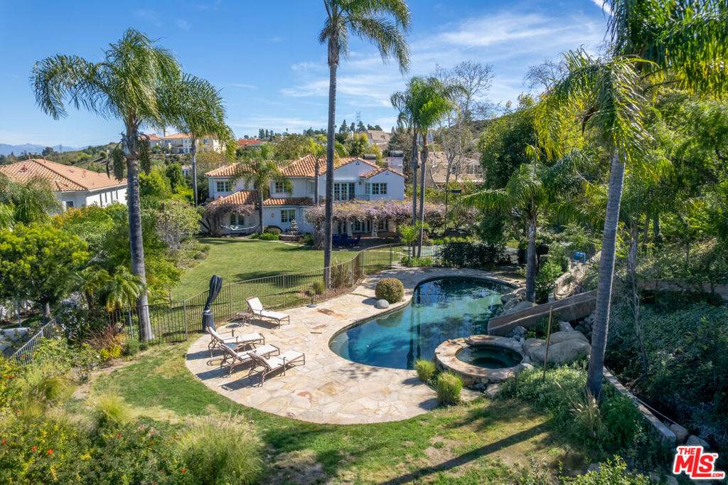https://bt-photos.global.ssl.fastly.net/socal/orig_boomver_3_419695588-2.jpg
