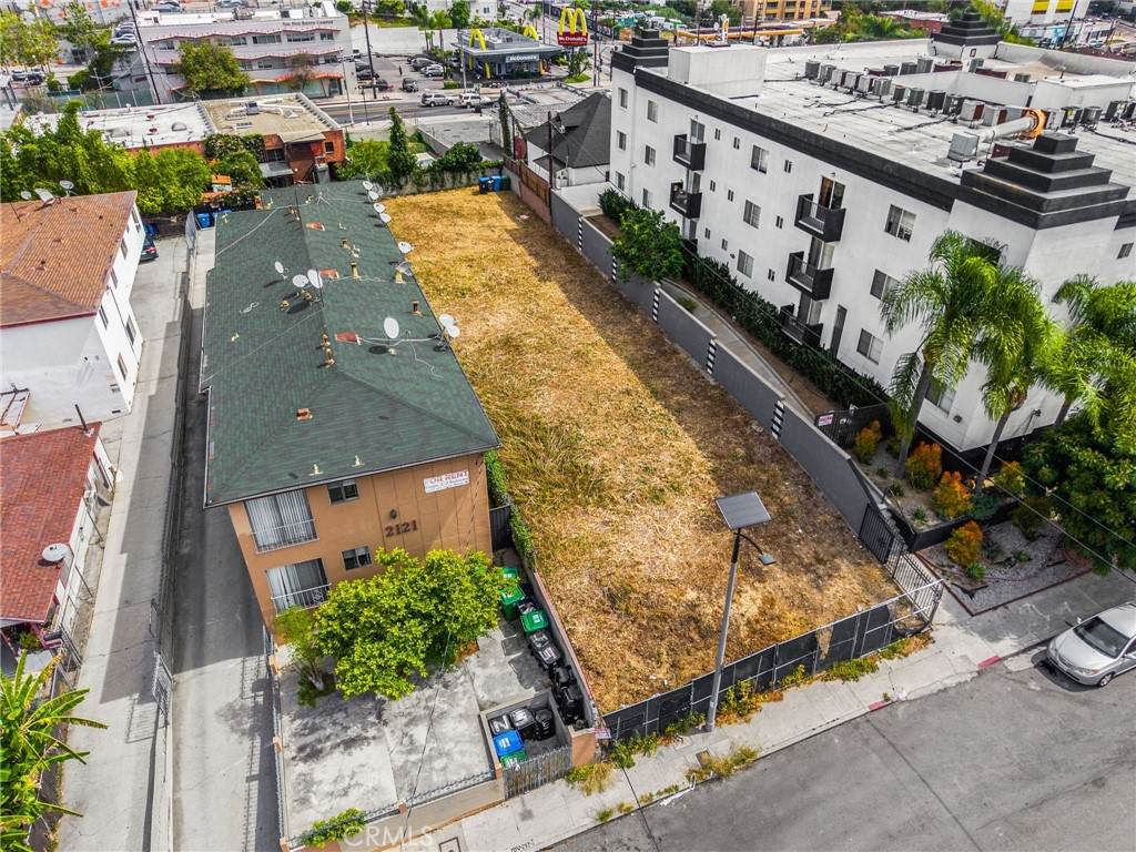 2113 Court Street - Photo 1