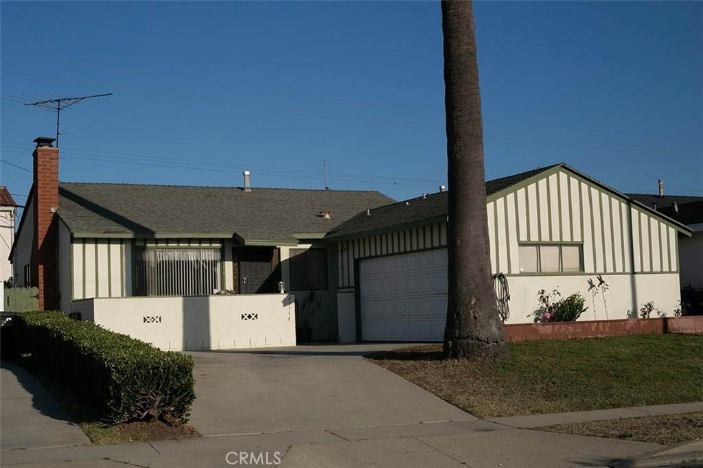 23117 Meyler Ave - Photo 1