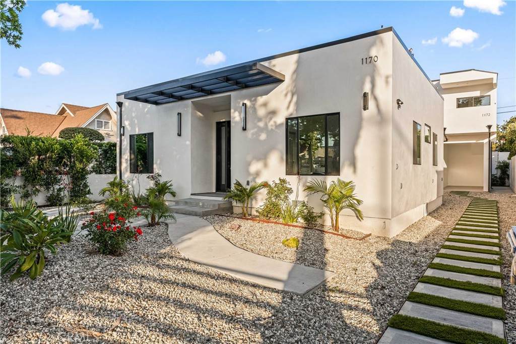 1170 Lucerne - Photo 1