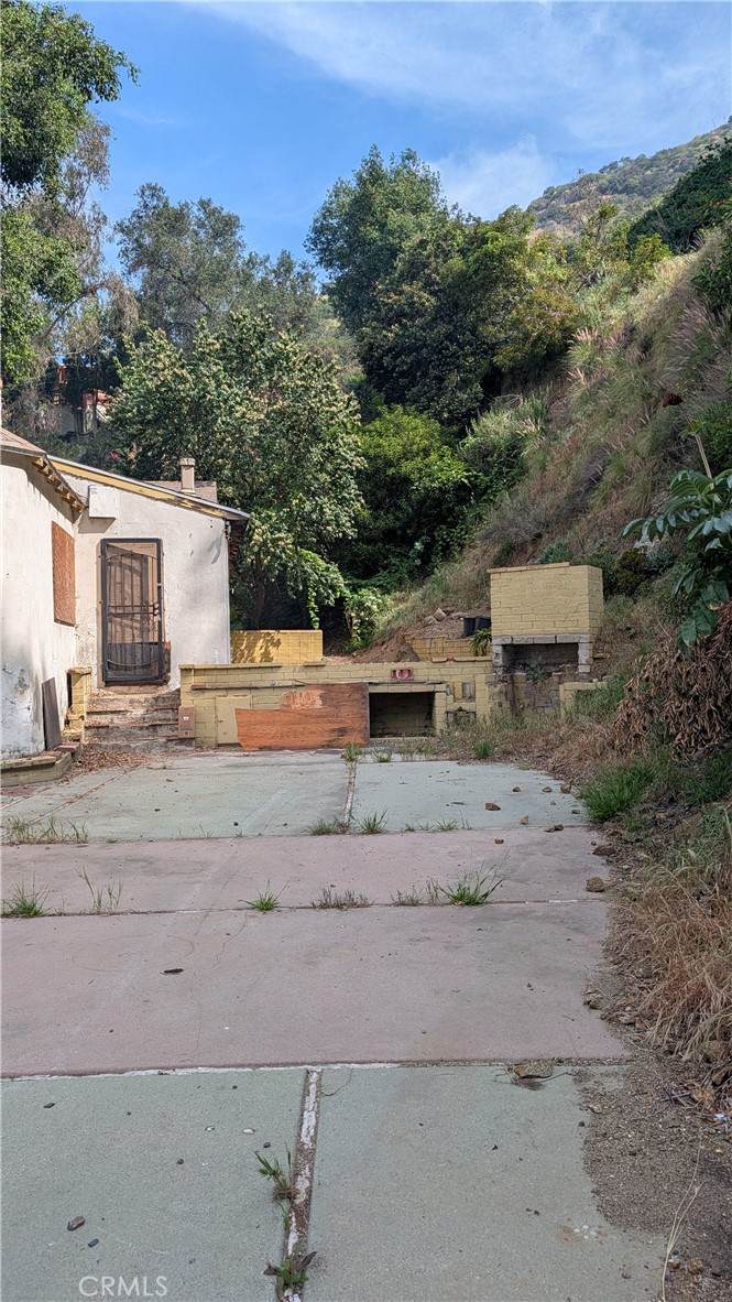 2200 Nichols Canyon - Photo 1