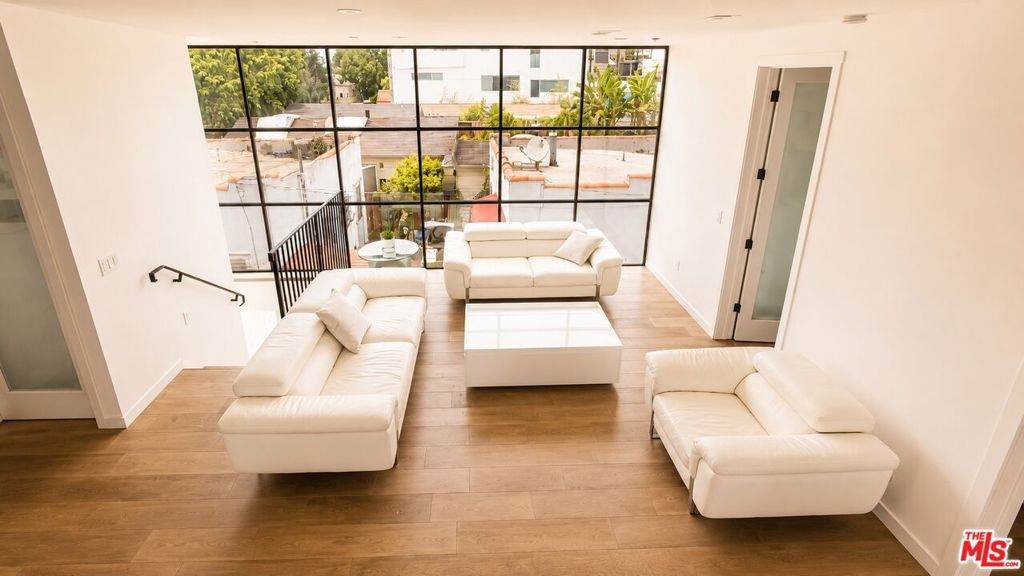 1317 Cabrillo Avenue - Photo 1