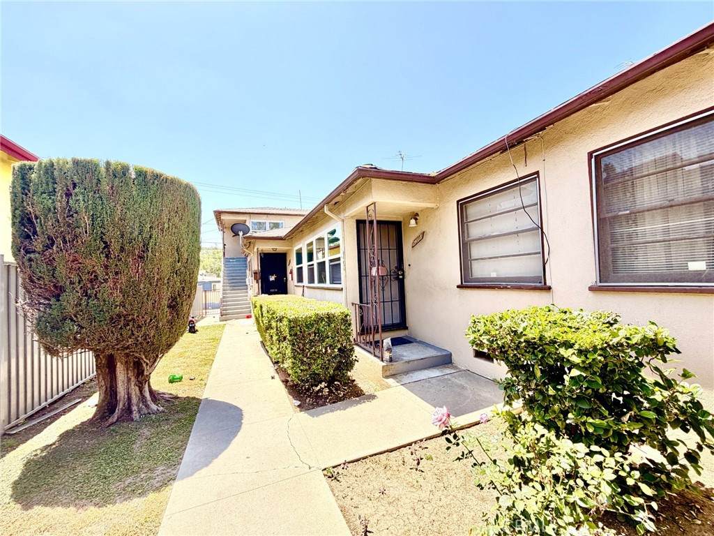 2431 Beverly - Photo 1