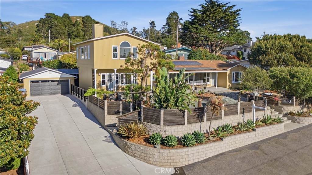 410 Kings Avenue - Photo 1