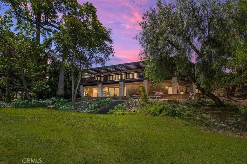 115 Sierra Vista Drive - Photo 1