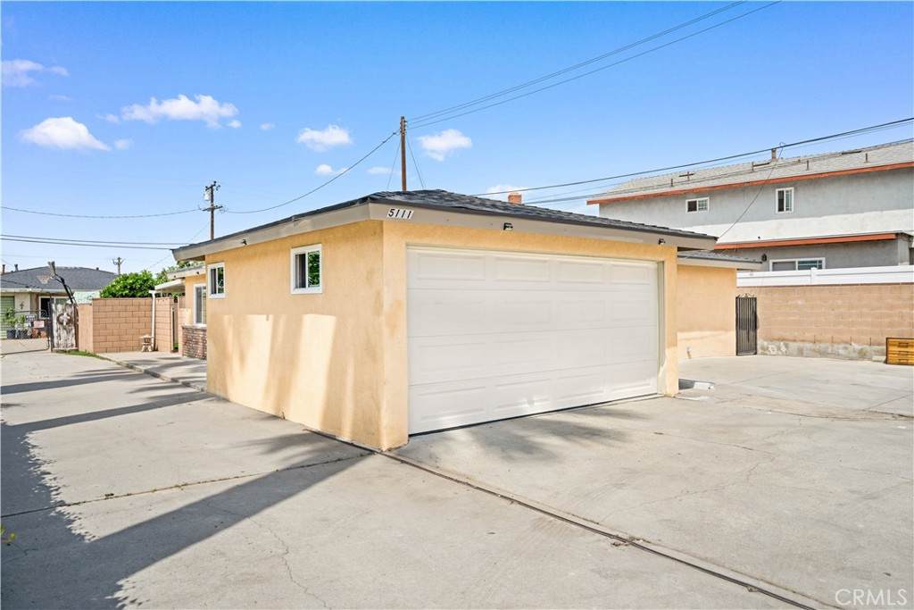 5111 Cogswell - Photo 1