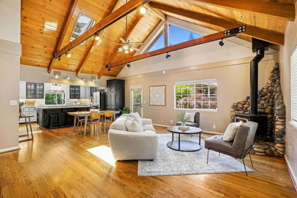 105 Garden Lane - Photo 1