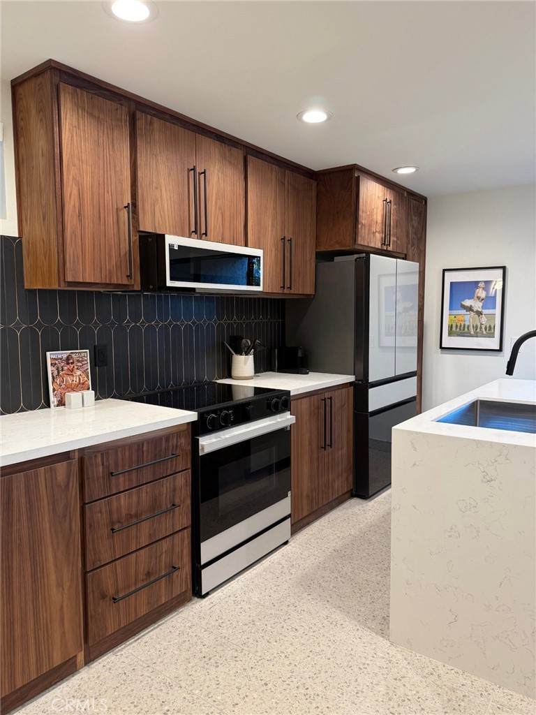 5300 Waverly Drive - Photo 1