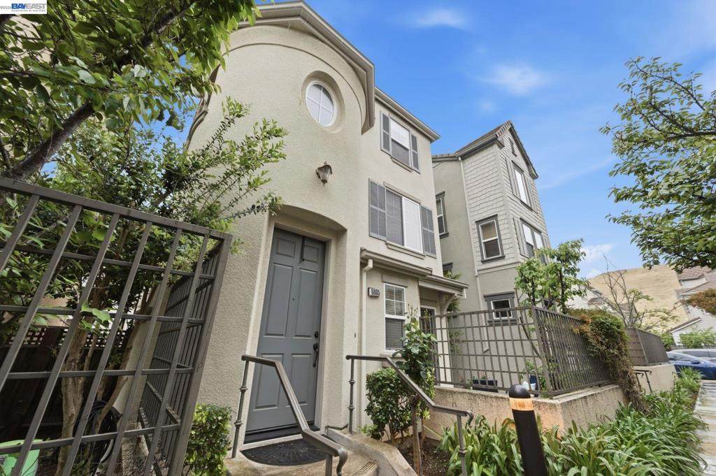 6005 Hillbrook Pl - Photo 1