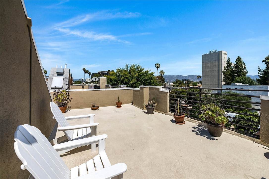 10923 Landale - Photo 1