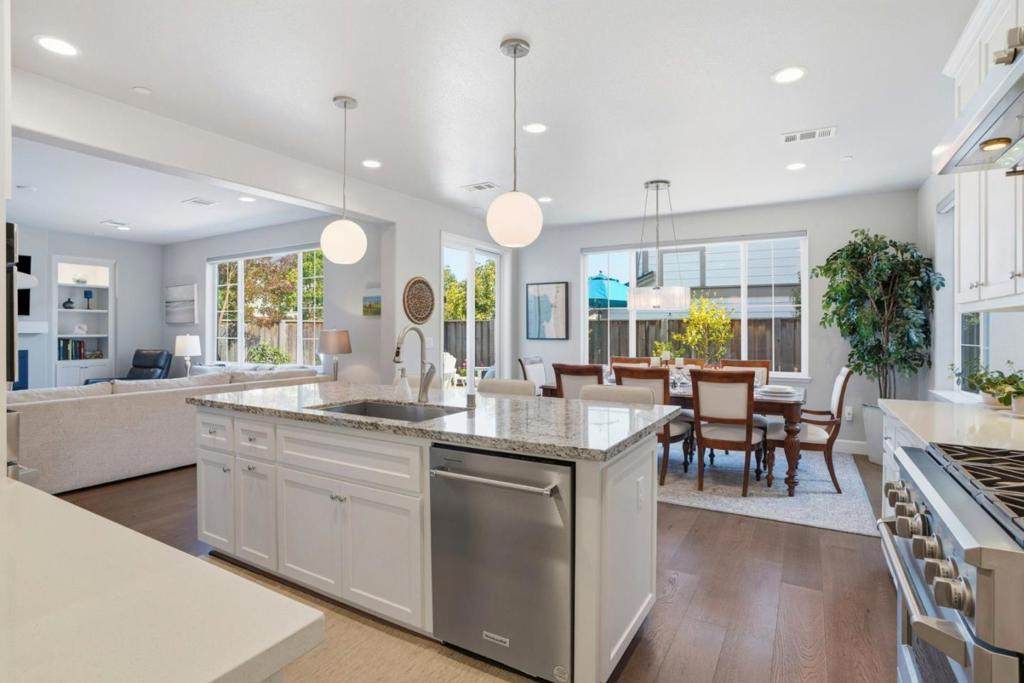 271 10th Street - Photo 1