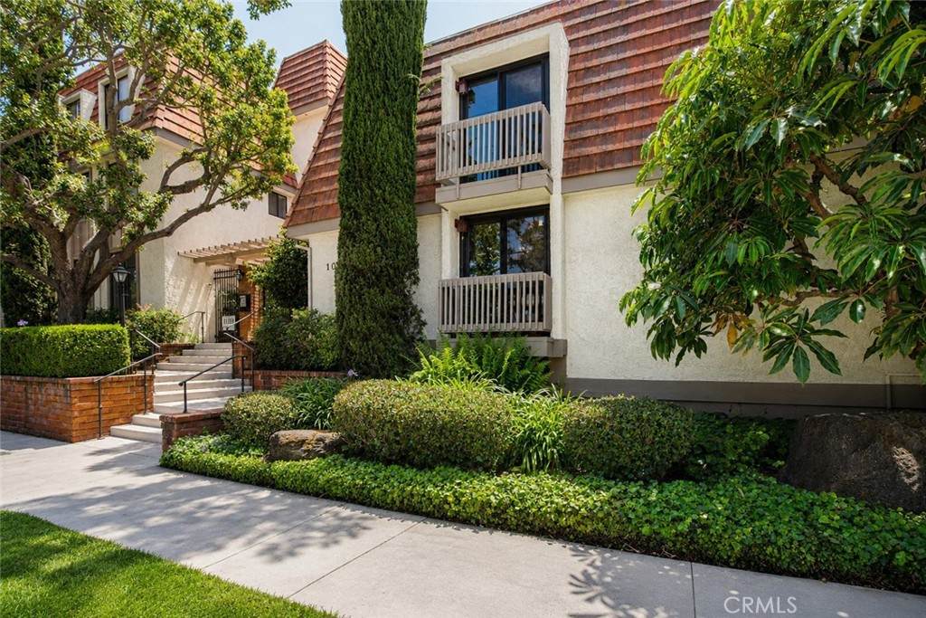 10470 Riverside - Photo 1