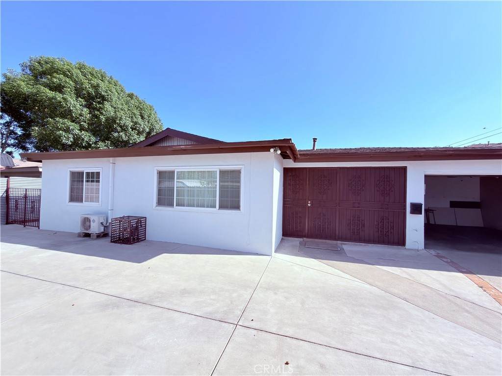 11724 Hemlock - Photo 1