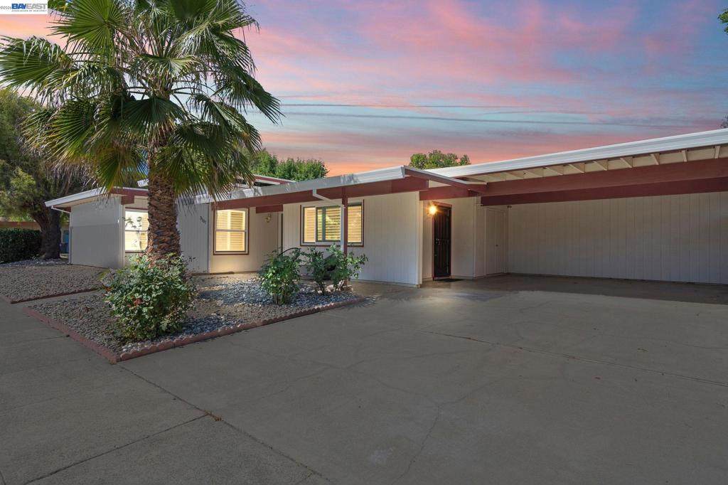 3107 Corona Dr - Photo 1