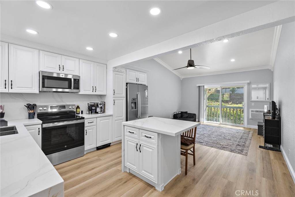 23261 La Glorieta - Photo 1