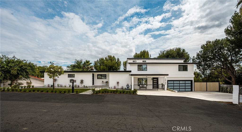 18182 Hutchings - Photo 1