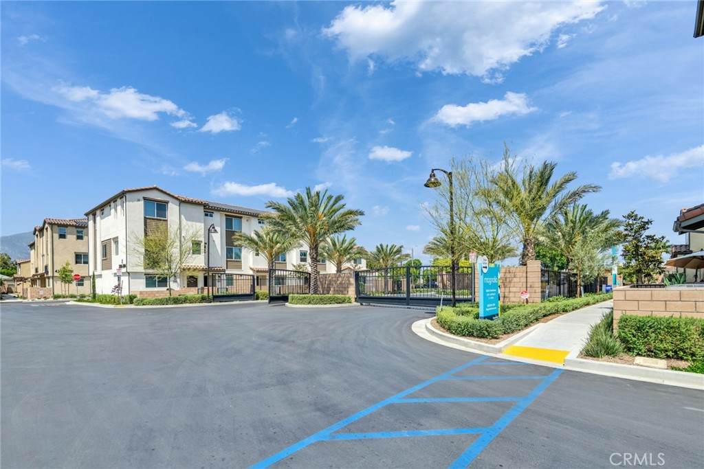 https://bt-photos.global.ssl.fastly.net/socal/orig_boomver_2_431315394-2.jpg